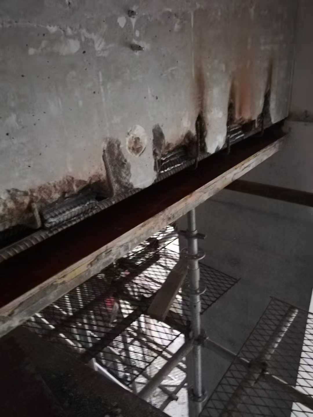 齐齐哈尔梁钢筋少了怎么加固